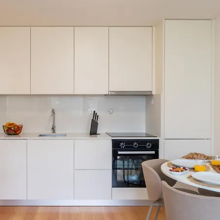 Modern & Bright Flat In Cedofeita By Hostwise *