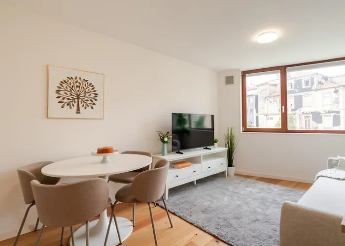 Modern & Bright Flat In Cedofeita By Hostwise דירה