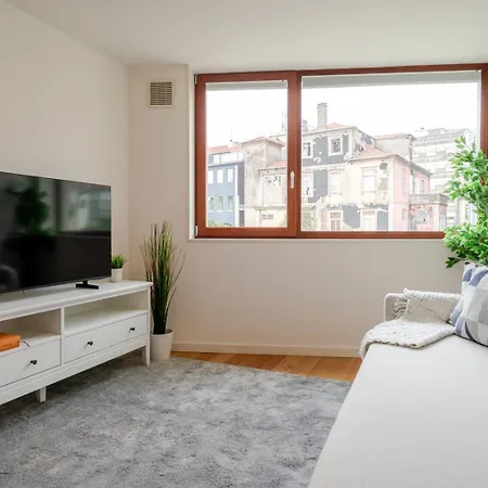 Modern & Bright Flat In Cedofeita By Hostwise דירה *