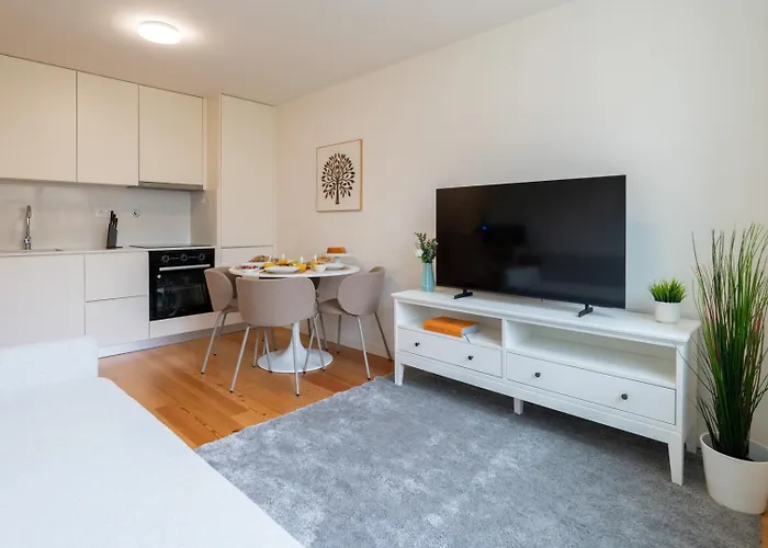 Modern & Bright Flat In Cedofeita By Hostwise Oporto